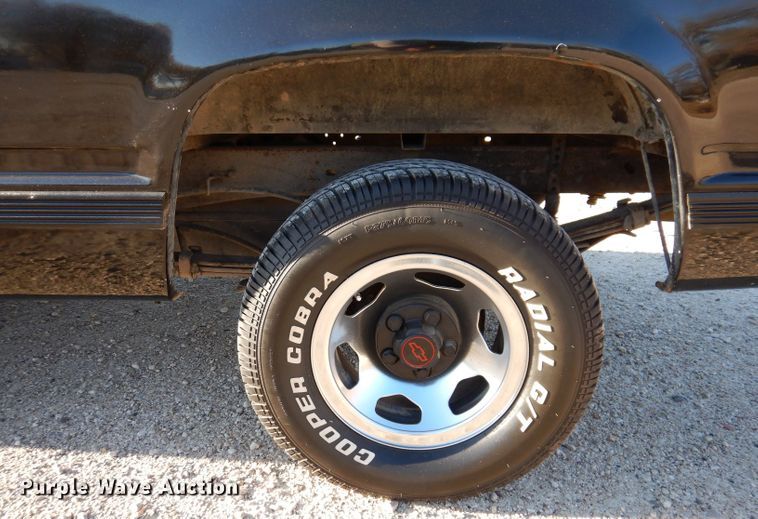 image for item KW9313 1990 Chevrolet Cheyenne C1500  SS pickup truck