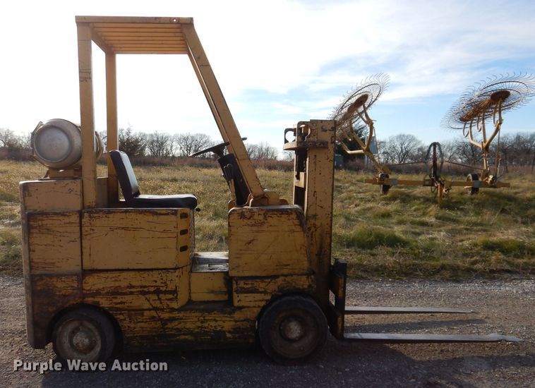 image for item KW9777 Allis Chalmers ACC-40 LPS  forklift