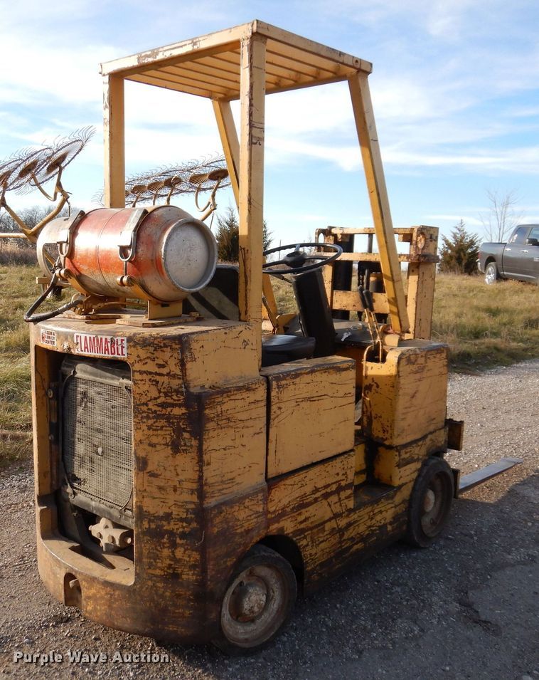 image for item KW9777 Allis Chalmers ACC-40 LPS  forklift