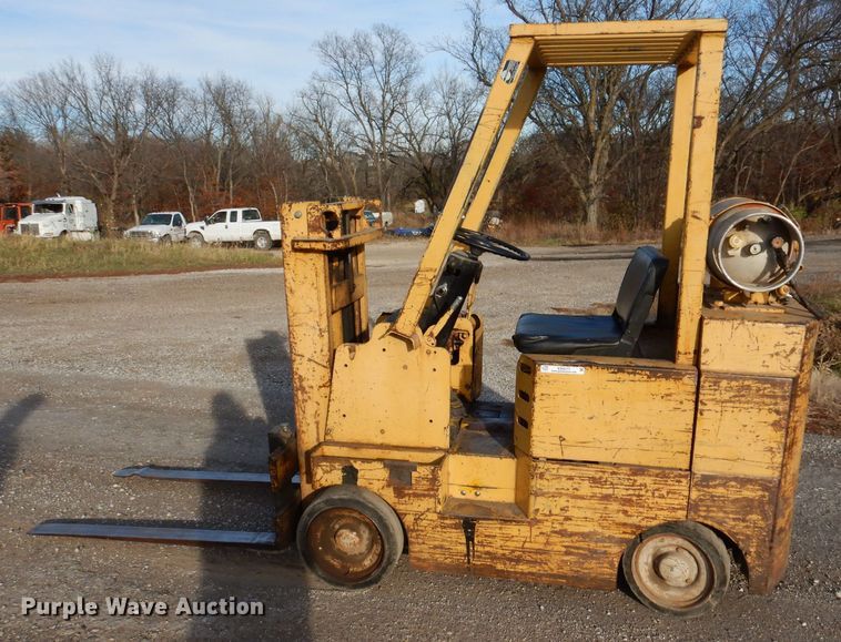 image for item KW9777 Allis Chalmers ACC-40 LPS  forklift