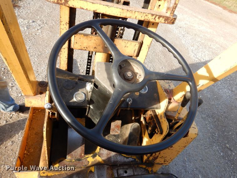 image for item KW9777 Allis Chalmers ACC-40 LPS  forklift