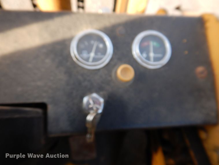 image for item KW9777 Allis Chalmers ACC-40 LPS  forklift