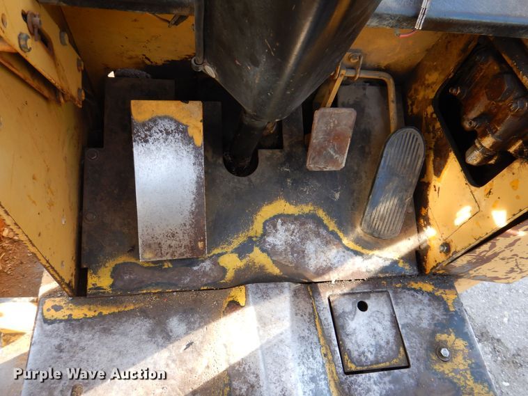 image for item KW9777 Allis Chalmers ACC-40 LPS  forklift