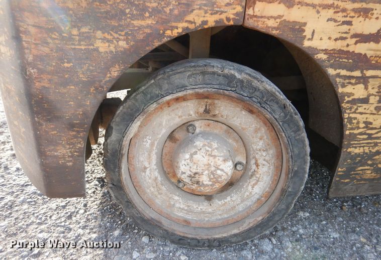 image for item KW9777 Allis Chalmers ACC-40 LPS  forklift