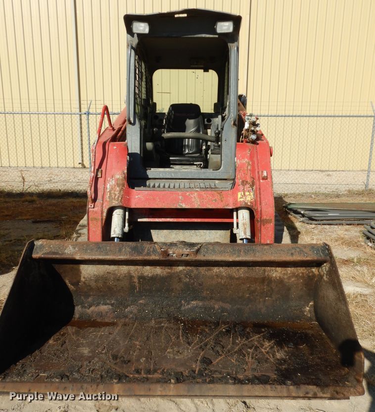 image for item LG9864 2016 Takeuchi TL12  tracked skid steer loader