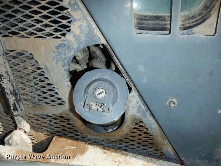 image for item LG9864 2016 Takeuchi TL12  tracked skid steer loader