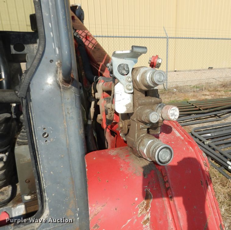 image for item LG9864 2016 Takeuchi TL12  tracked skid steer loader