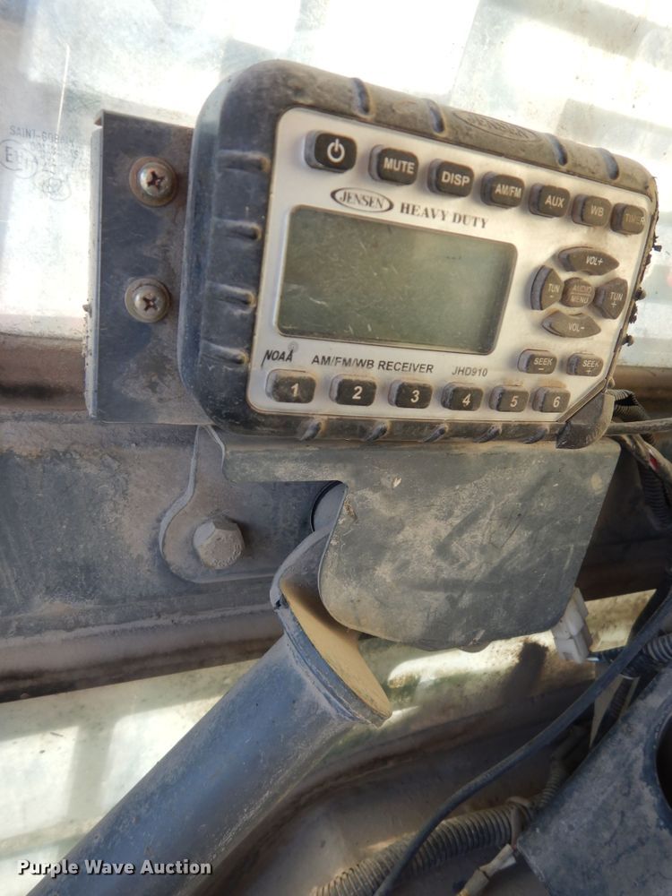 image for item LG9864 2016 Takeuchi TL12  tracked skid steer loader