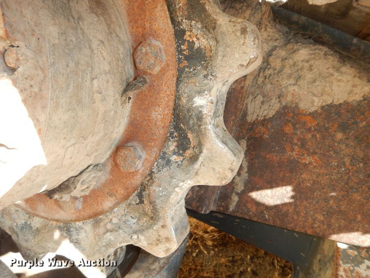 image for item LG9864 2016 Takeuchi TL12  tracked skid steer loader