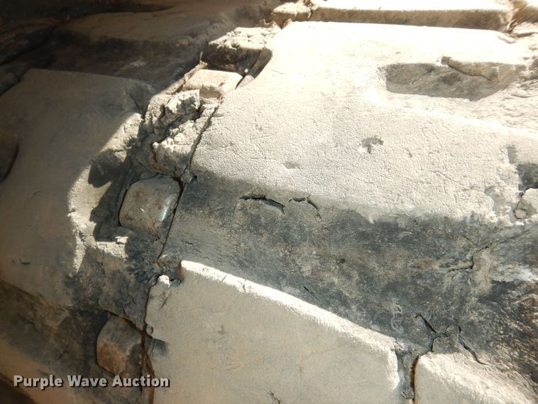 image for item LG9864 2016 Takeuchi TL12  tracked skid steer loader