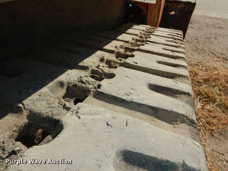 image for item LG9864 2016 Takeuchi TL12  tracked skid steer loader