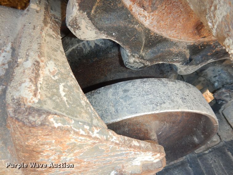 image for item LG9864 2016 Takeuchi TL12  tracked skid steer loader