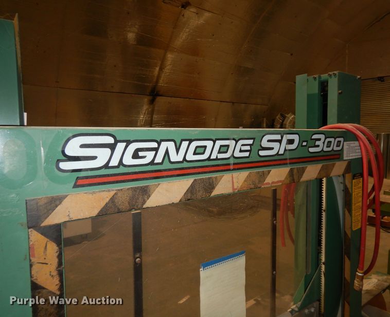 image for item LG9883 Signode SP300  case strapper machine