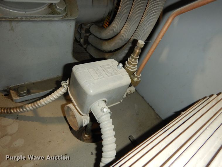 image for item LG9885 Ingersoll Rand T3010120H  air compressor