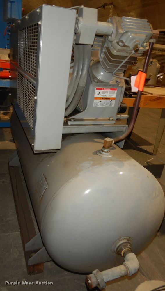 image for item LG9885 Ingersoll Rand T3010120H  air compressor