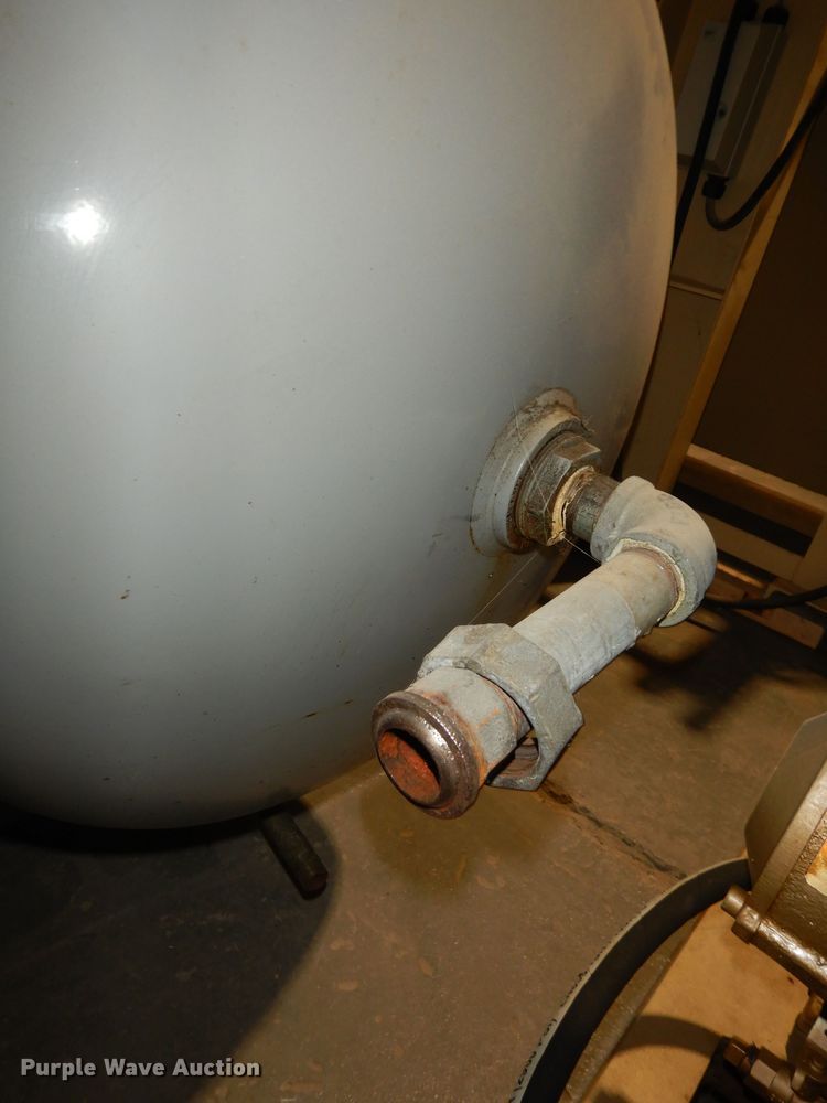 image for item LG9885 Ingersoll Rand T3010120H  air compressor