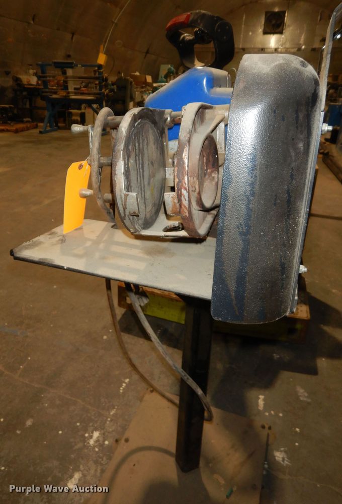 image for item LG9896 Pacer  paint shaker