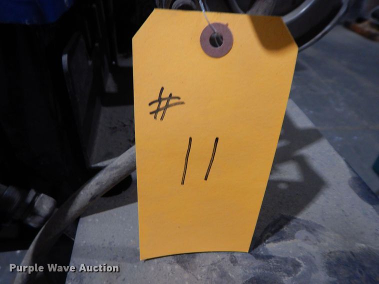 image for item LG9896 Pacer  paint shaker