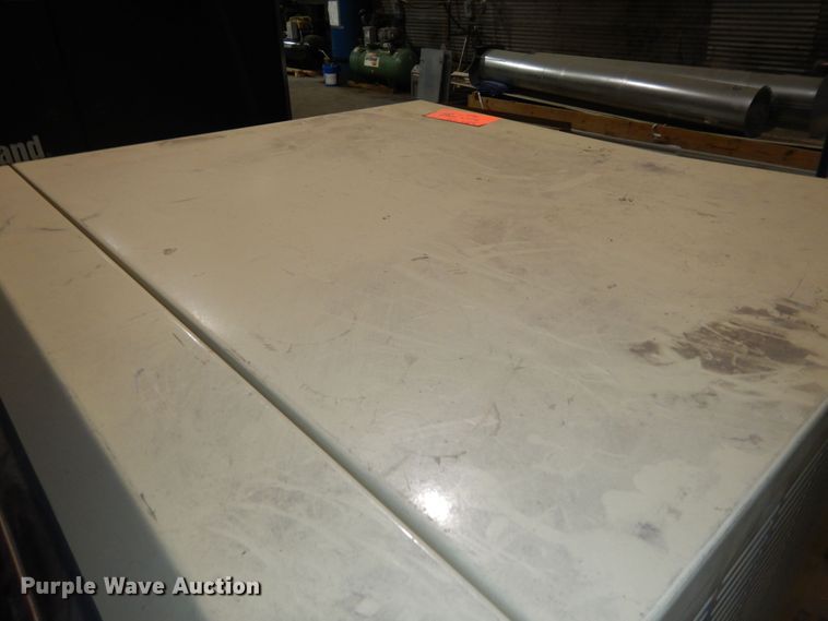 image for item LG9900 Ingersoll Rand NVC500A400  air compressor