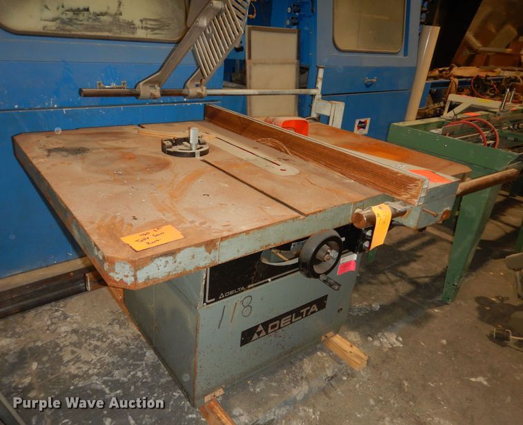 image for item LG9902 Delta RT40  table saw
