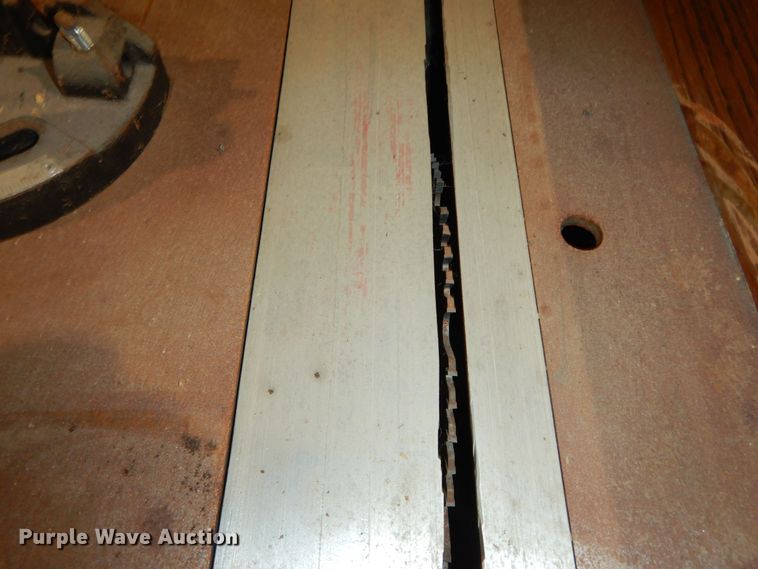 image for item LG9902 Delta RT40  table saw