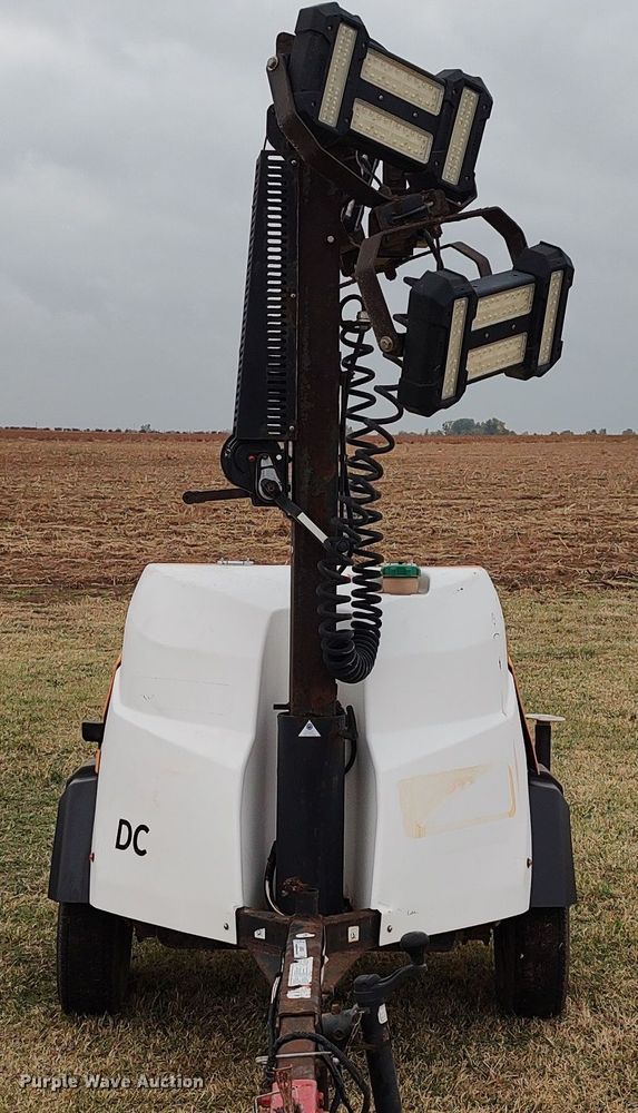 image for item LK9293 Generac Magnum  light plant