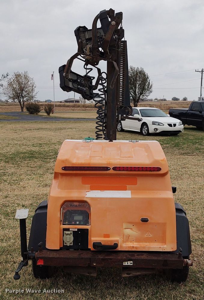 image for item LK9293 Generac Magnum  light plant