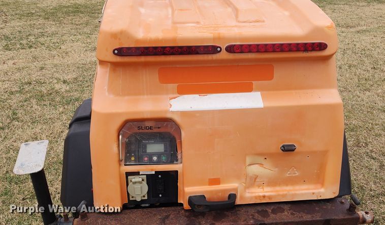 image for item LK9293 Generac Magnum  light plant