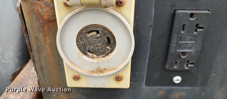 image for item LK9293 Generac Magnum  light plant