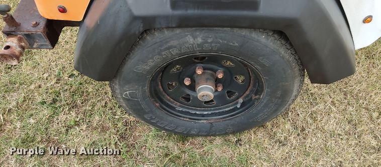 image for item LK9293 Generac Magnum  light plant