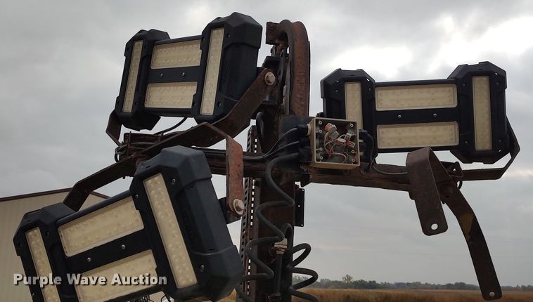 image for item LK9293 Generac Magnum  light plant