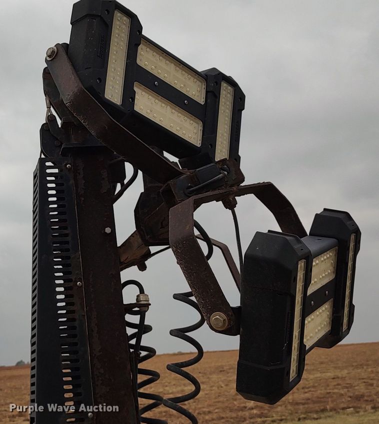 image for item LK9293 Generac Magnum  light plant