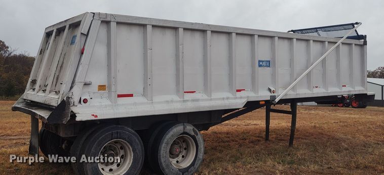 image for item LK9297 2003 Mate  end dump trailer
