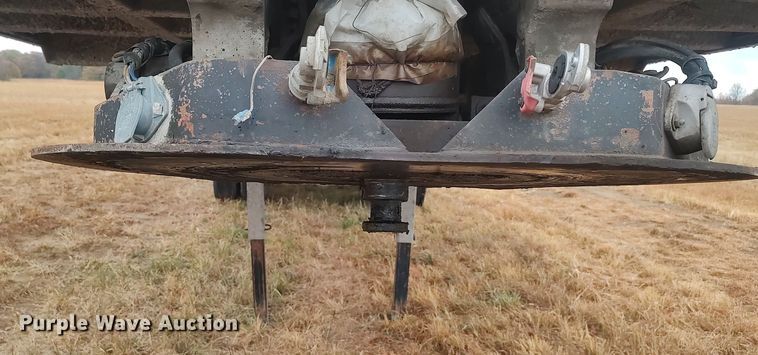 image for item LK9297 2003 Mate  end dump trailer