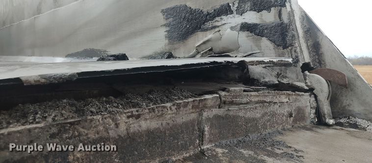 image for item LK9297 2003 Mate  end dump trailer