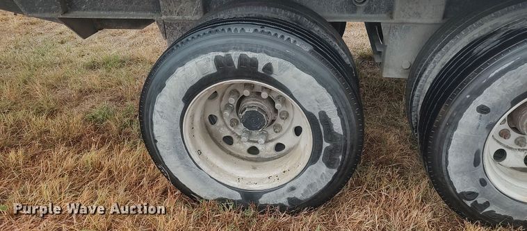 image for item LK9297 2003 Mate  end dump trailer