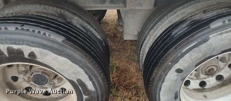 image for item LK9297 2003 Mate  end dump trailer