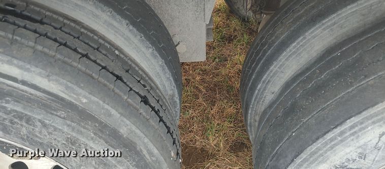 image for item LK9297 2003 Mate  end dump trailer