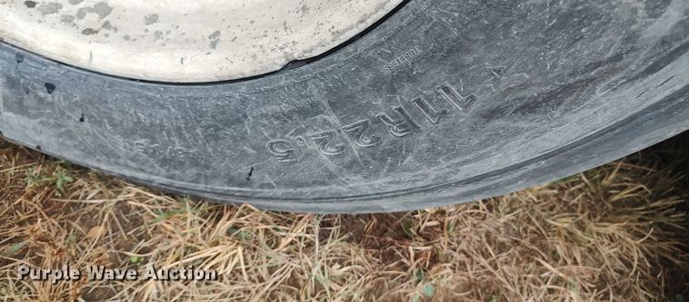 image for item LK9297 2003 Mate  end dump trailer