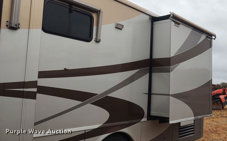 image for item LK9300 2003 Winnebago Journey DL  RV