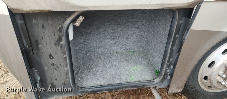 image for item LK9300 2003 Winnebago Journey DL  RV