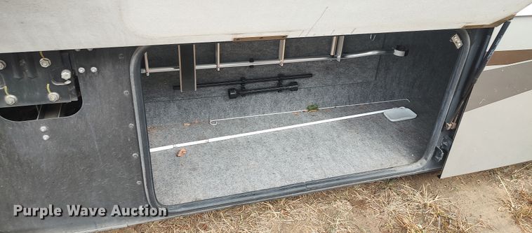 image for item LK9300 2003 Winnebago Journey DL  RV