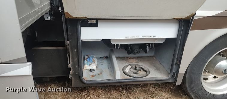 image for item LK9300 2003 Winnebago Journey DL  RV