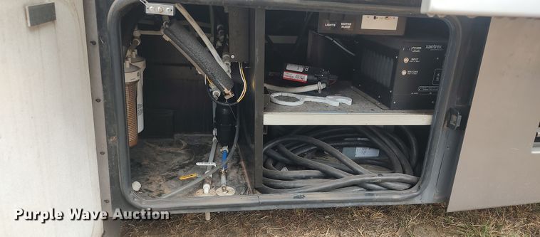 image for item LK9300 2003 Winnebago Journey DL  RV