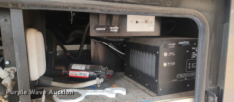 image for item LK9300 2003 Winnebago Journey DL  RV