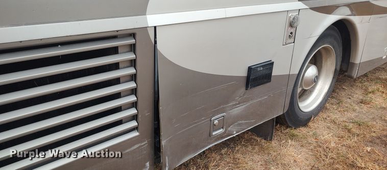 image for item LK9300 2003 Winnebago Journey DL  RV