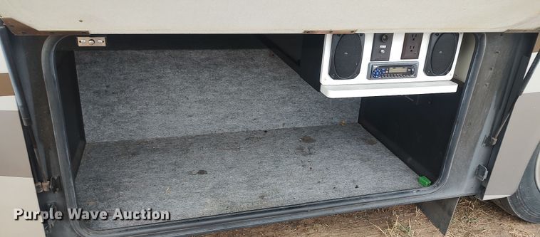 image for item LK9300 2003 Winnebago Journey DL  RV