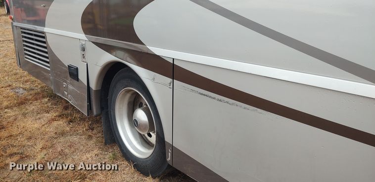 image for item LK9300 2003 Winnebago Journey DL  RV