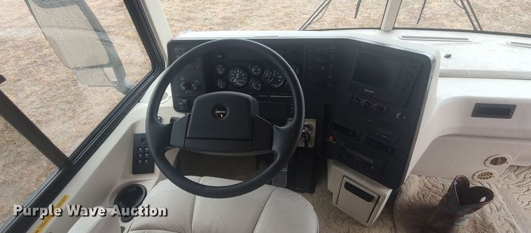 image for item LK9300 2003 Winnebago Journey DL  RV