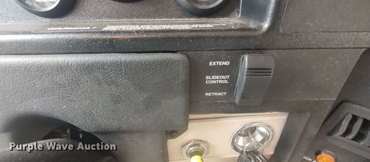 image for item LK9300 2003 Winnebago Journey DL  RV